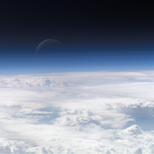 Atmosfera Ziemi (autor: NASA Earth Observatory, źródło: Wikimedia Commons, licencja: publick domain)